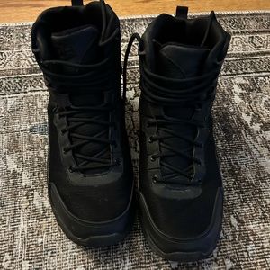 CQR black tactical boots